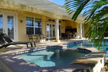 WATERFRONT POOL VILLA WITH BOAT