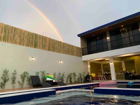 Stylish 2-bedroom villa with pool in Imus