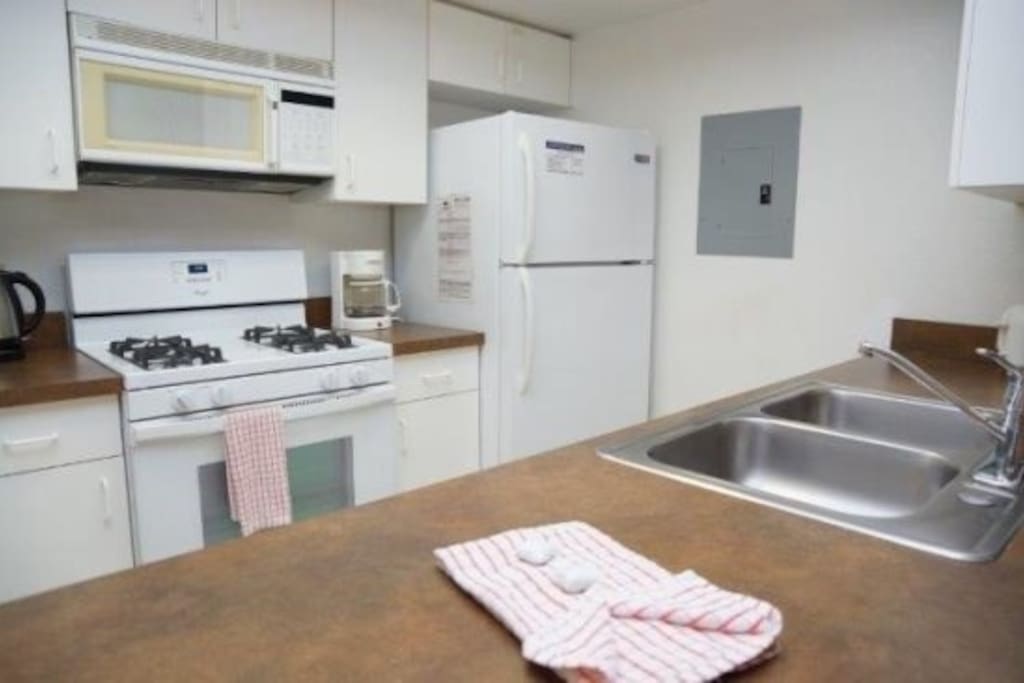 Sink, Indoors, Kitchen, Room, Loft