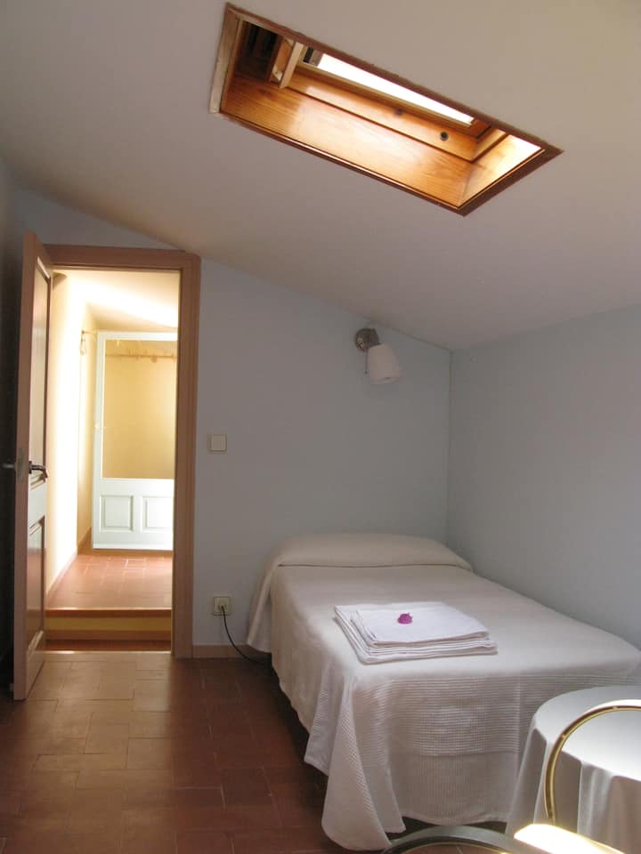 მეორე სართული, ერთი ოთახი