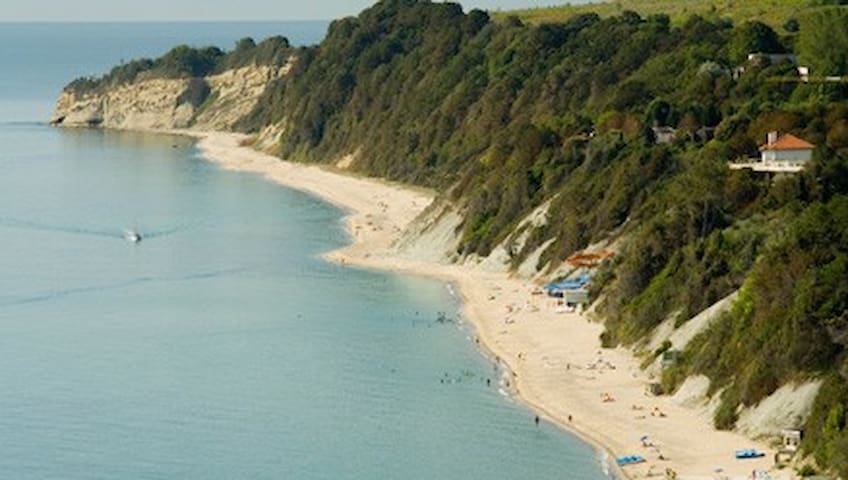 Appart. 2 rooms, bathroom, balcony