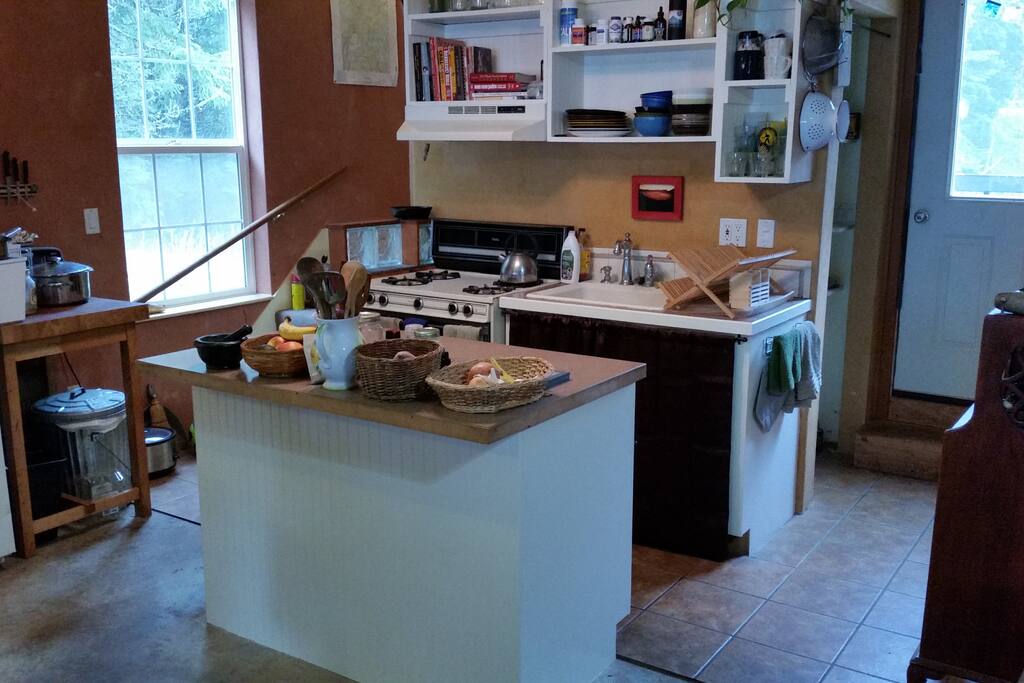 Nice user-friendly fully-equipped kitchen will meet all of your needs.