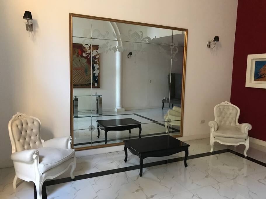 Hall Entrada