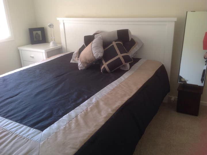 Cosy/ Comfy/ Quiet ,Queen Size Bed - Mount Maunganui