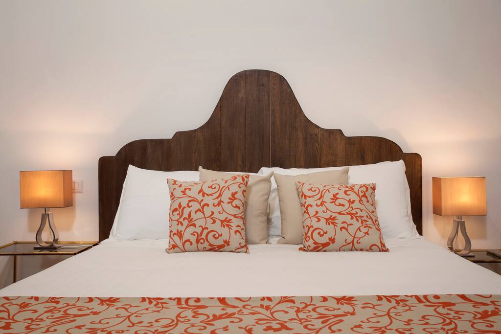 camera/bedroom