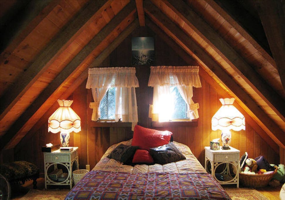 The upstairs loft bedroom with king size bed