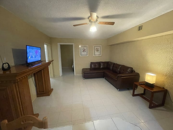 D10 Dr. Mier Departamentos—1 Recámara - Nuevo Laredo