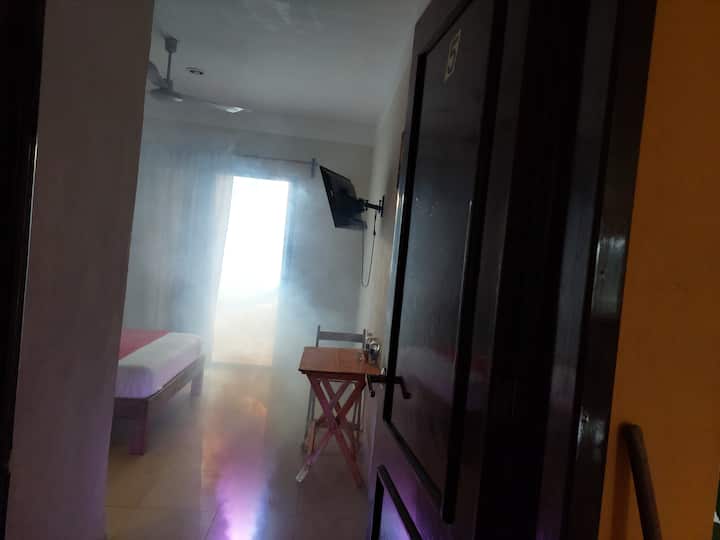 Სანიტარიული წესით დამუშავებული საძინებელი 