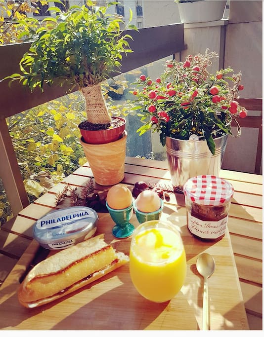 Enjoy! My balcony of 5m2, ideal for a sunny breakfast