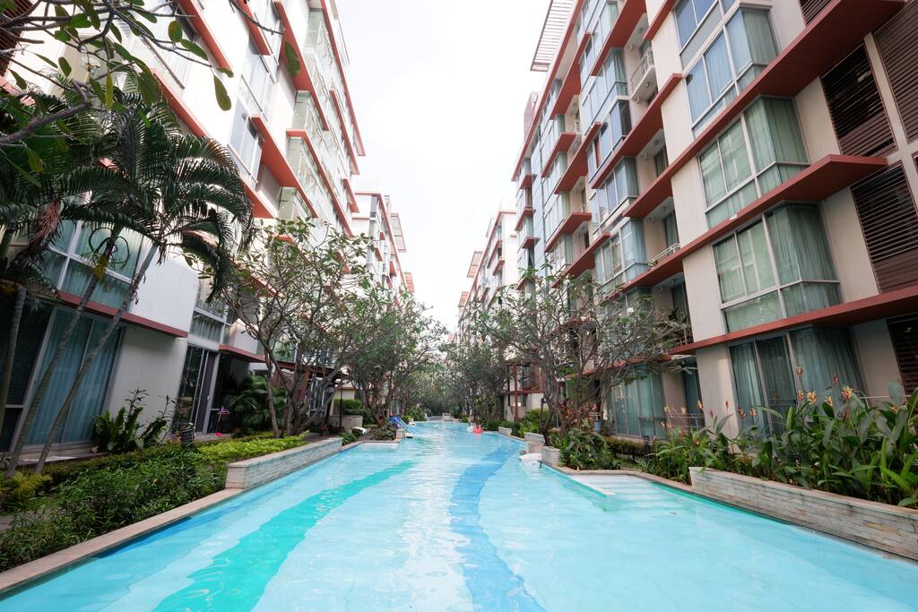 long pool open 24 hours at 1 floor.