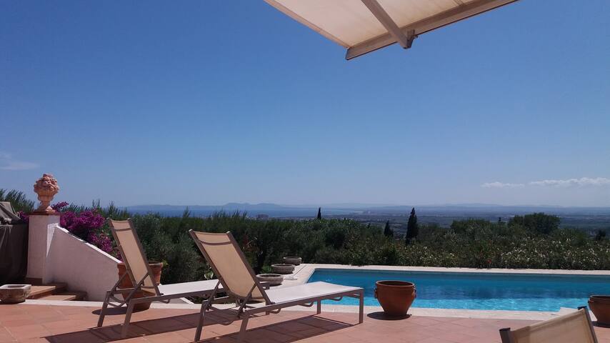 Superbe villa avec grande piscine & vue imprenable gallery image 3