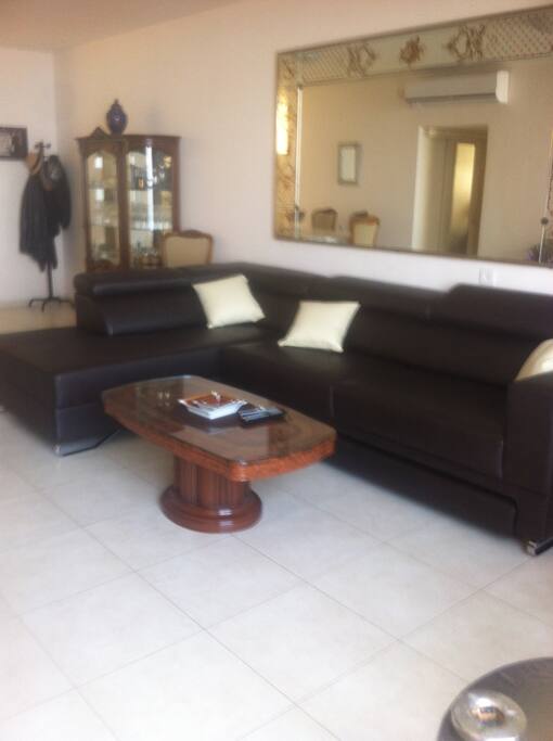 TRES GRAND SALON CONVERTIBLE