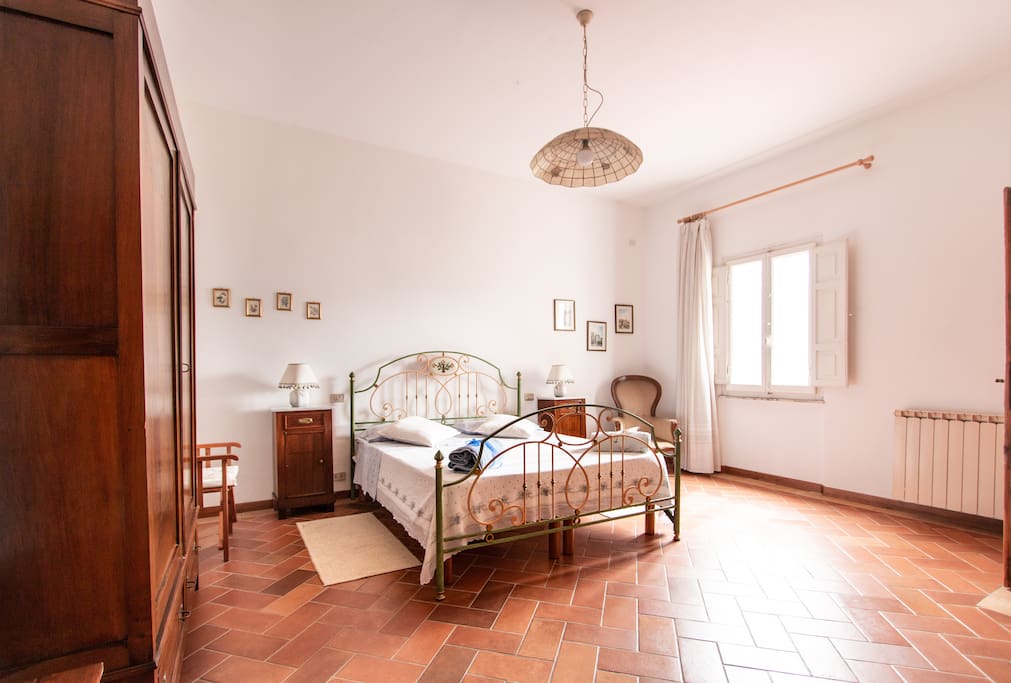 The master bedroom - Versilia, Alpi Apuane, Monti e Mare della Toscana