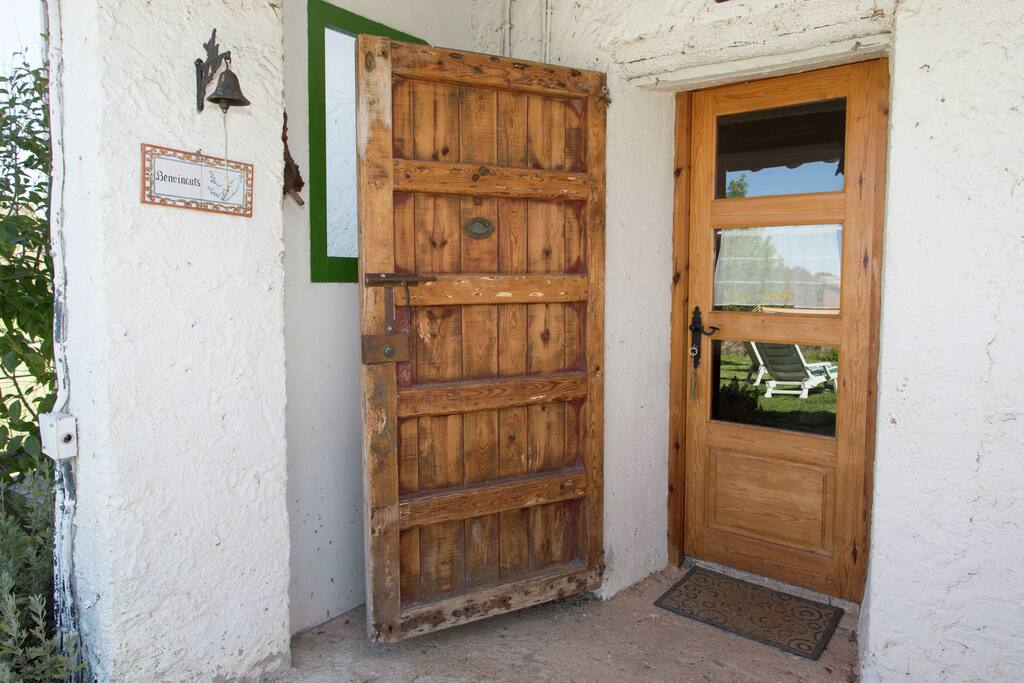 Entrance / Reception