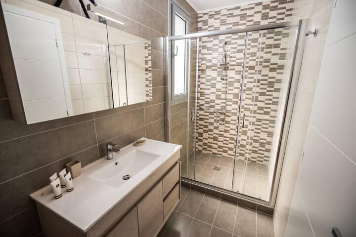 Luxurious Sunrise 3 villa in Vlycha Bay gallery image 4