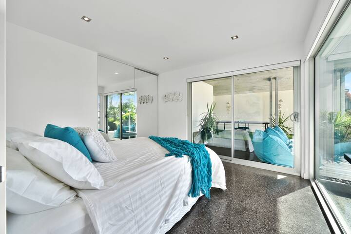 Glasshouse on Bentley gallery image 5