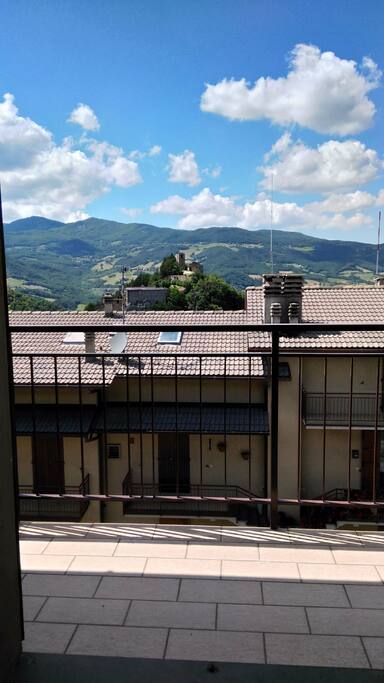 Vista sul borgo storico dalla camera da letto