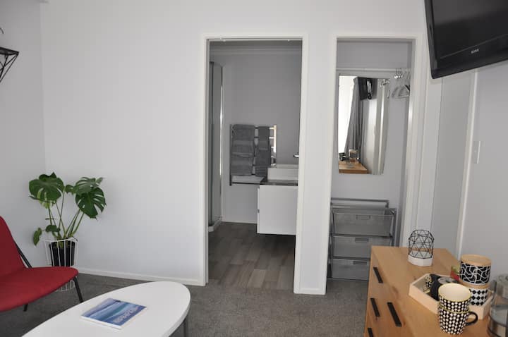 Modern Mount Studio Near Beach - Tauranga
