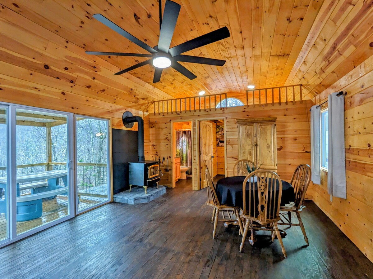 The Cabin Around the Bend Cabins for Rent in Hiawassee,