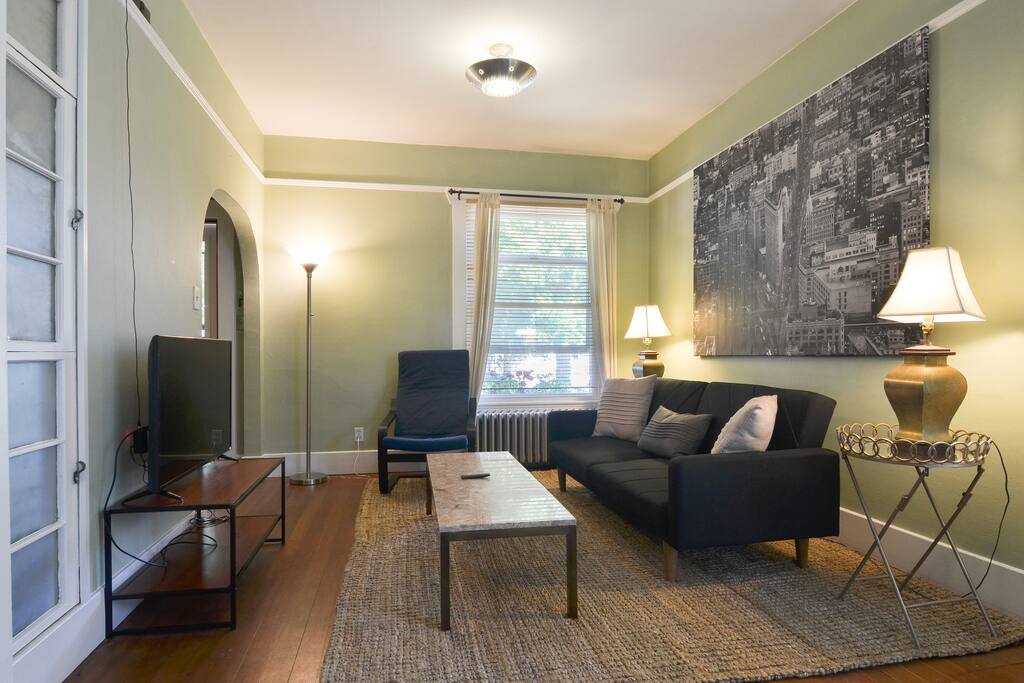 2 Living areas for the whole group to relax