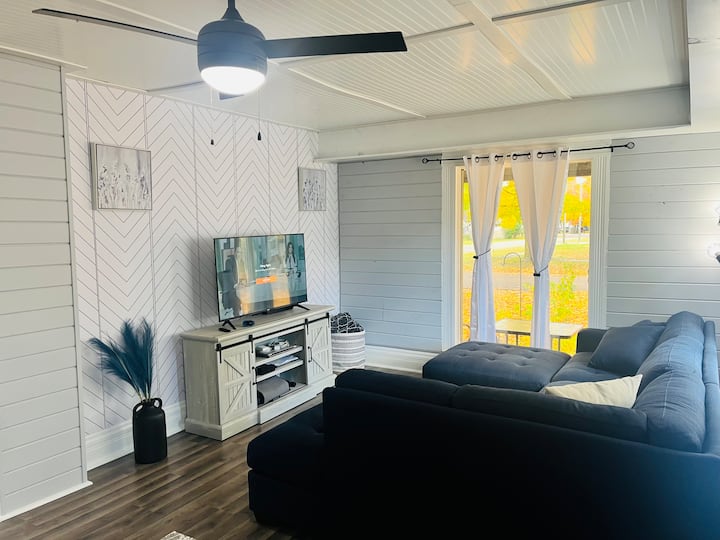 Hockman's Haven2 .4 Miles from Crystal Mountain! Houses for Rent in