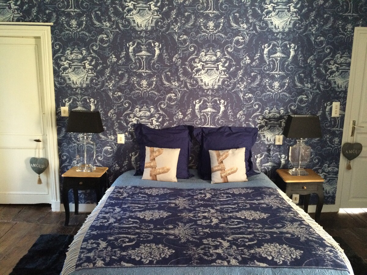 CHAMBRE LE SILLON + 20 м2 С ТРОЙНО ИЗЛОЖЕНИЕ, JOUY ПЛАТНО ПРИЛЕЖАЩ ПАРКЕТ ЗА БАНЯ В НАЧАЛОТО НА 18 - ТИ ВЕК