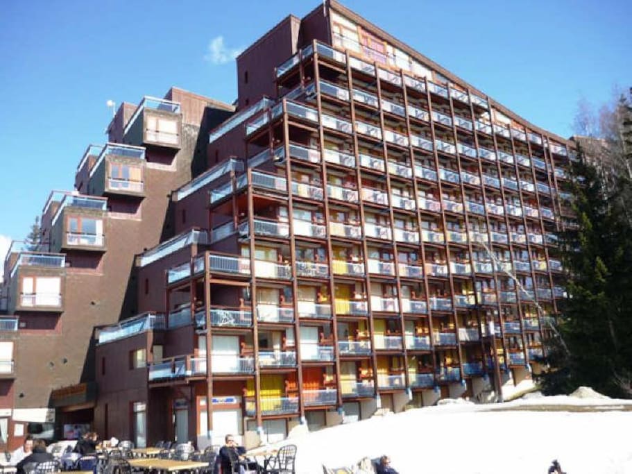 Vue de l'entrée de l'immeuble