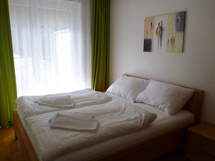 une des 2 chambres avec lit double