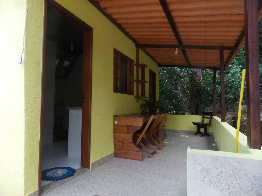 Mesa para refeição.