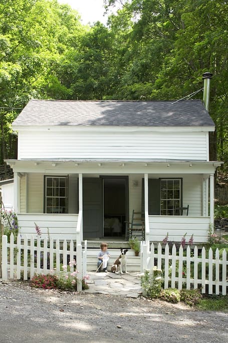 saltbox house built in 1800