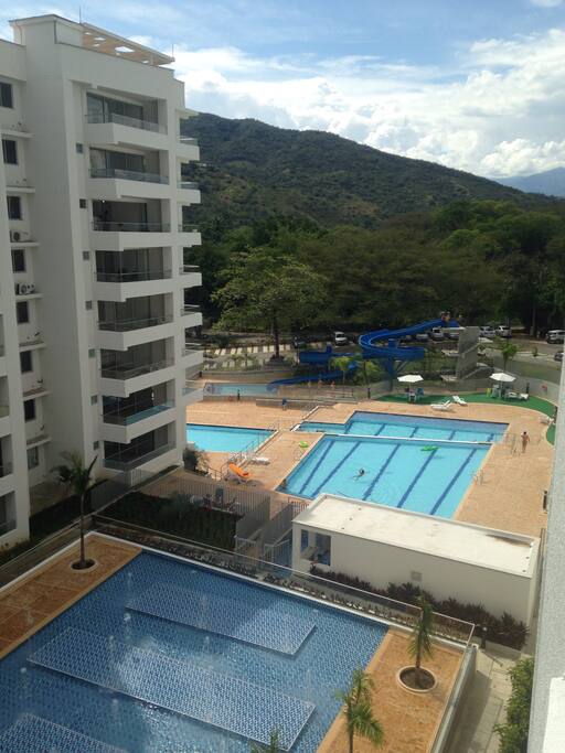 5 piscinas en cascada. Vista desde el balcón