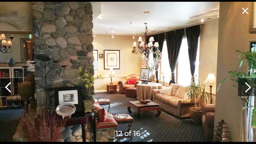 Cozy Lake Tahoe Resort! HotTub and Game Room