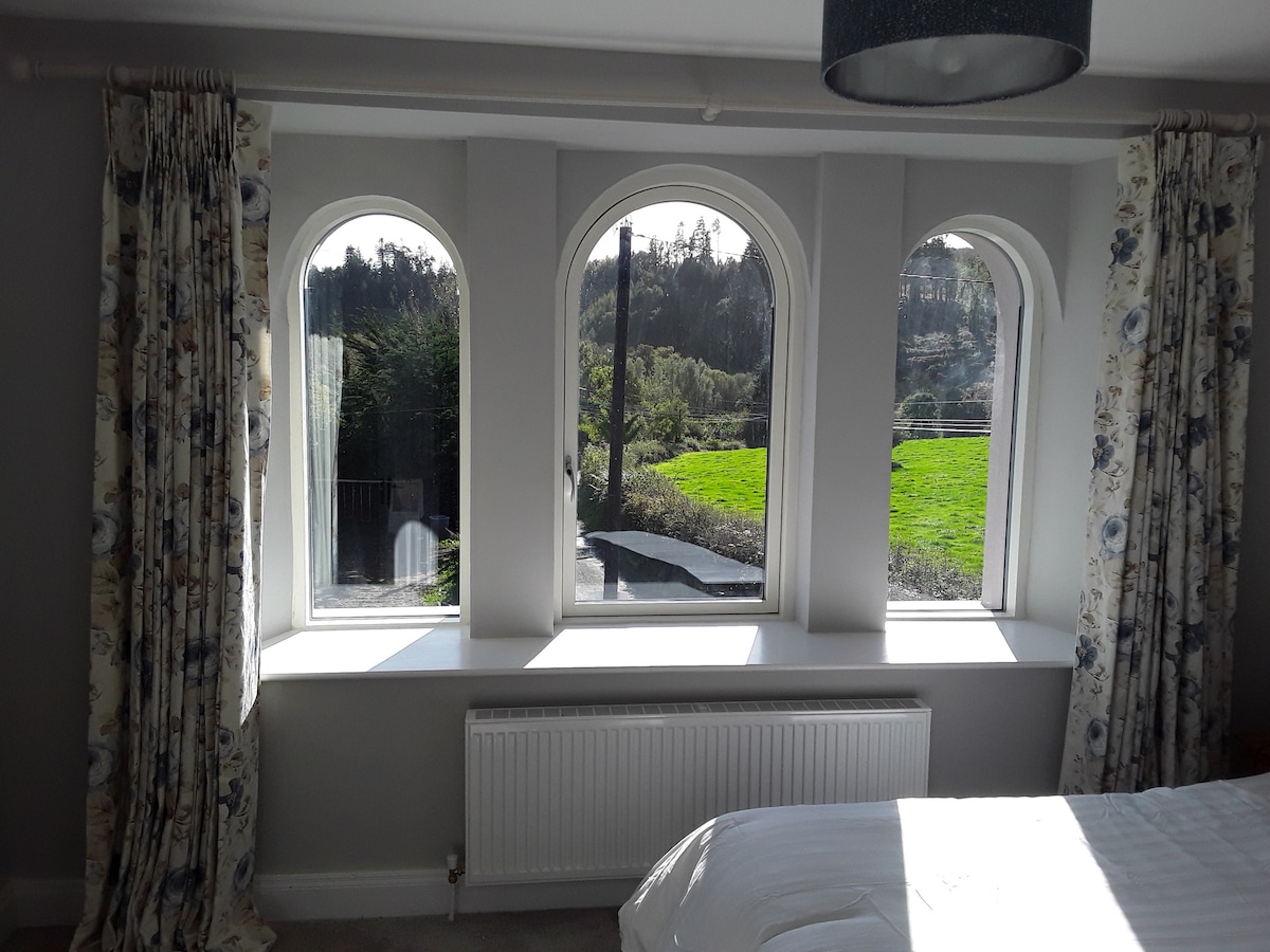 ¡Despierta con hermosas vistas del bosque de Bansha!