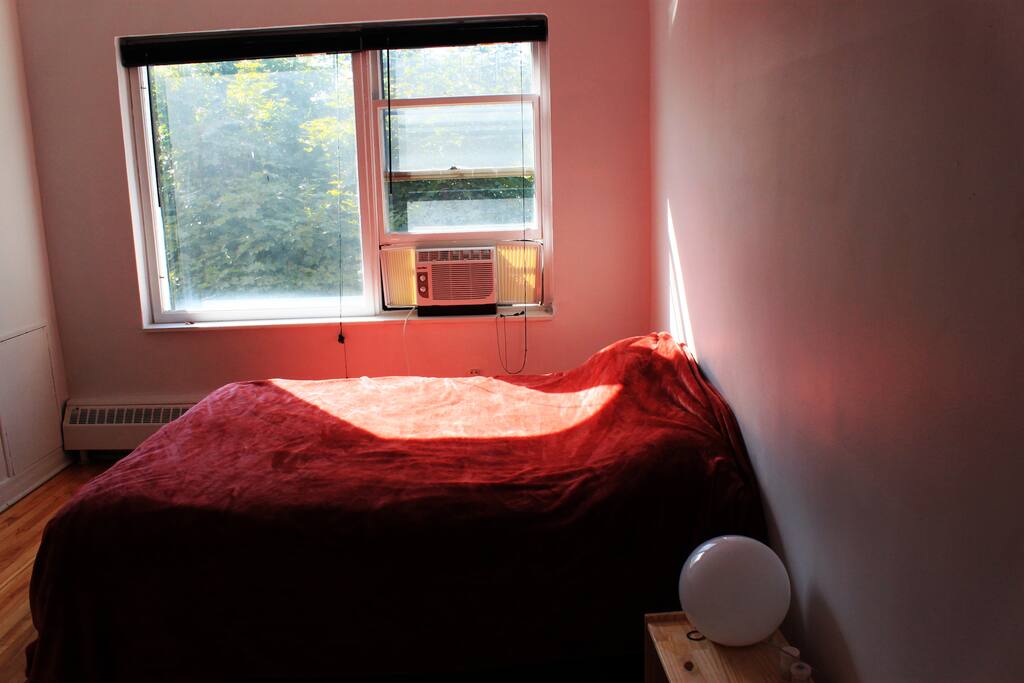 Bedroom with Queen size bed and AC