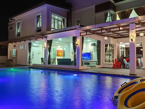 Memories Homestay 4
7 rooms for 26pax
Up to 40pax