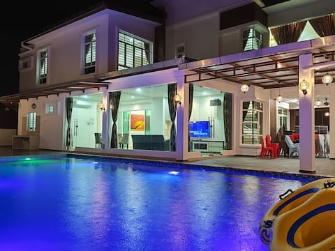 Memories Homestay 4
7 rooms for 26pax
Up to 40pax
