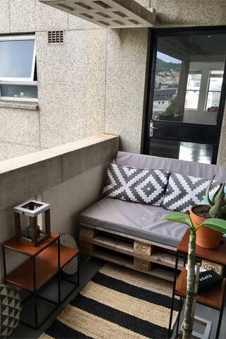 No load-shedding spacious city oasis w/ epic views gallery image 2