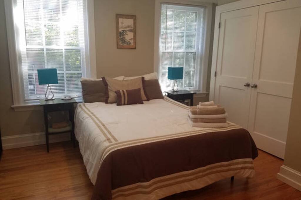 New queen sized, memory foam mattress.
