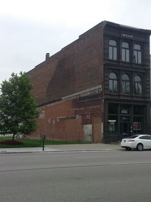 1884 Historic Building with only 3 tenants.