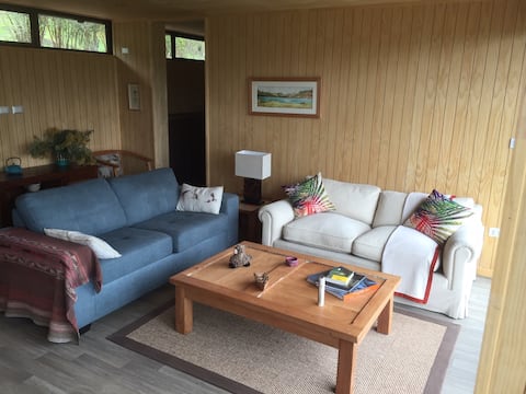 Beautiful house at Lake Riñihue, equipped, little use.