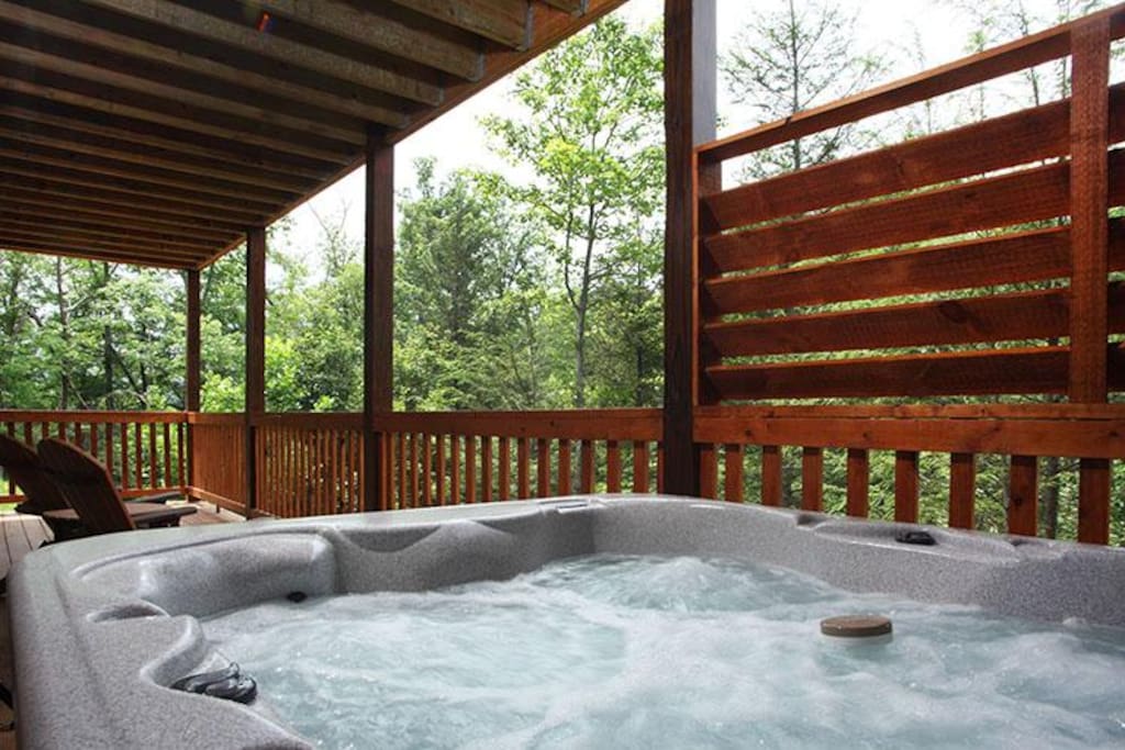 Spectacular Evenings - The hot tub on the deck of Chasin’ a Dream is an inviting end to the perfect vacation day.