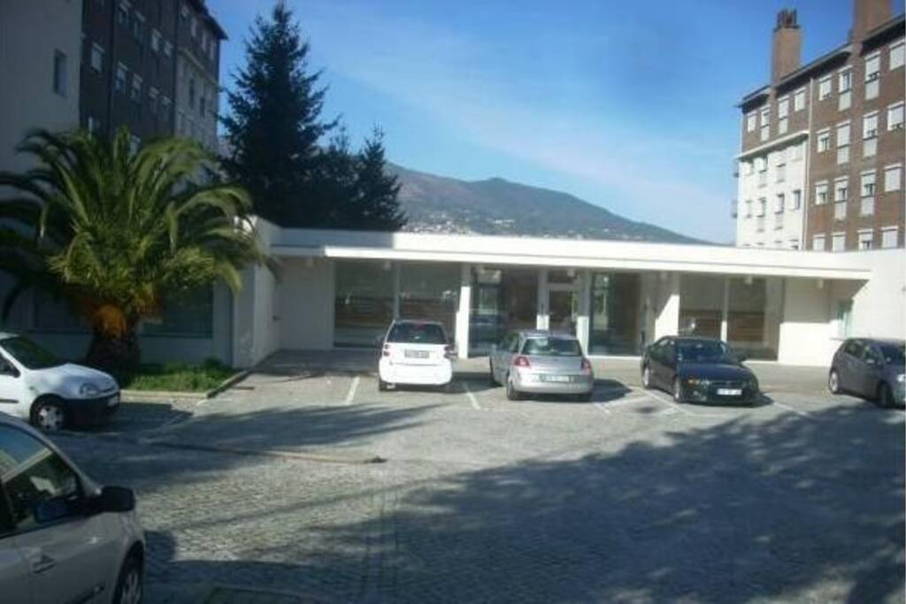 Entrada com Estacionamento
