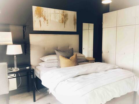 Private En-Suite  with solar in a boomed safe zone