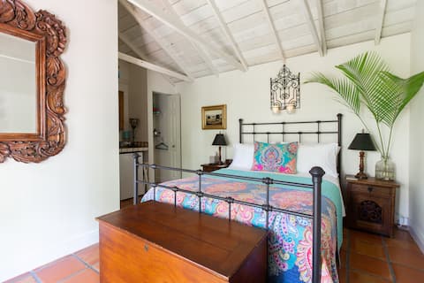 Top performing Airbnb: Southern comforts in Lake Worth Beach