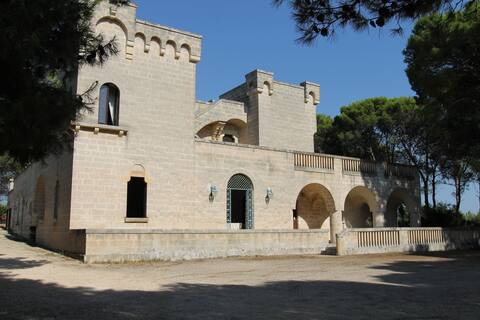 Splendid Villa with Swimming Pool, peaceful oasis!!!