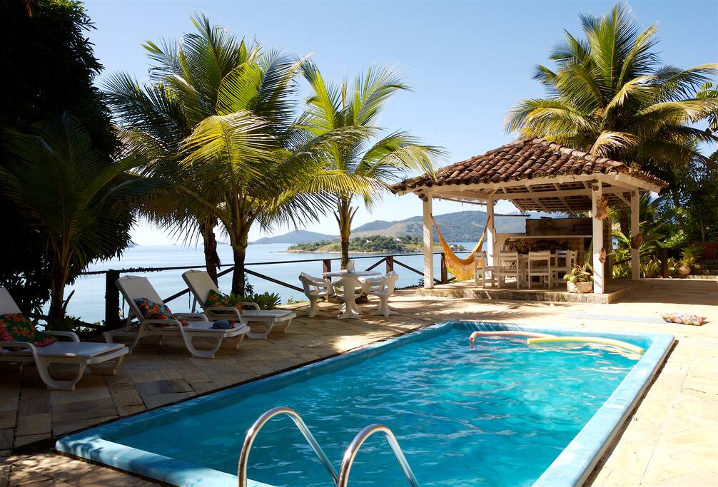 Piscina e churrasqueira particular