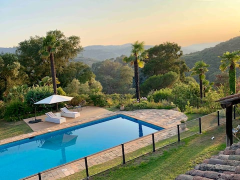 Beautiful 6 bedroom villa with view