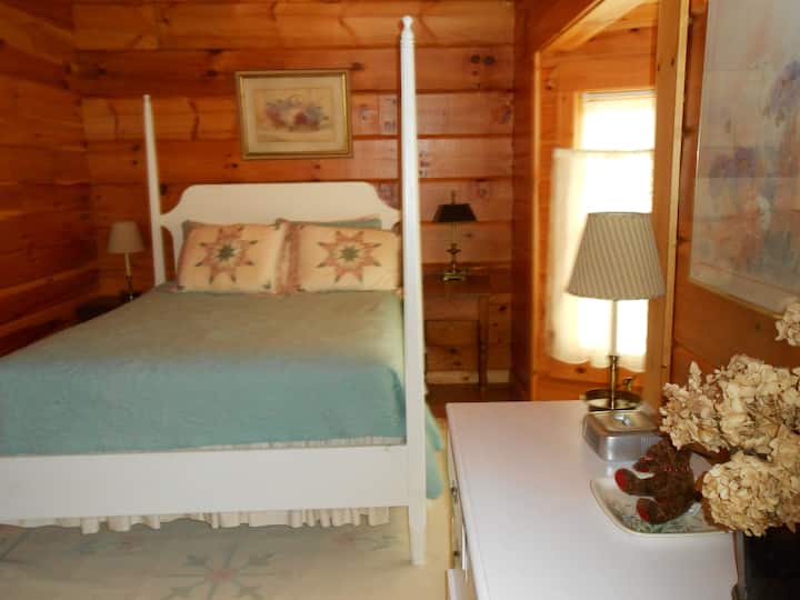 Bračni krevet (širine 150-179 cm) na prvom katu, svaki gost ima ogrtače