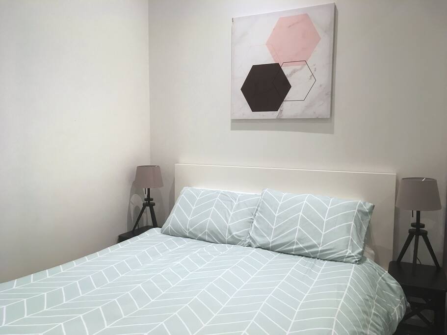 Comfortable queen size bed. New premium mattress And pillows purchased mid 2018.