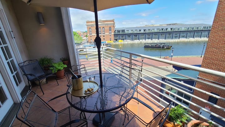 Waterfront GEM - HUGE HOME for FAM/WORK/FUN!